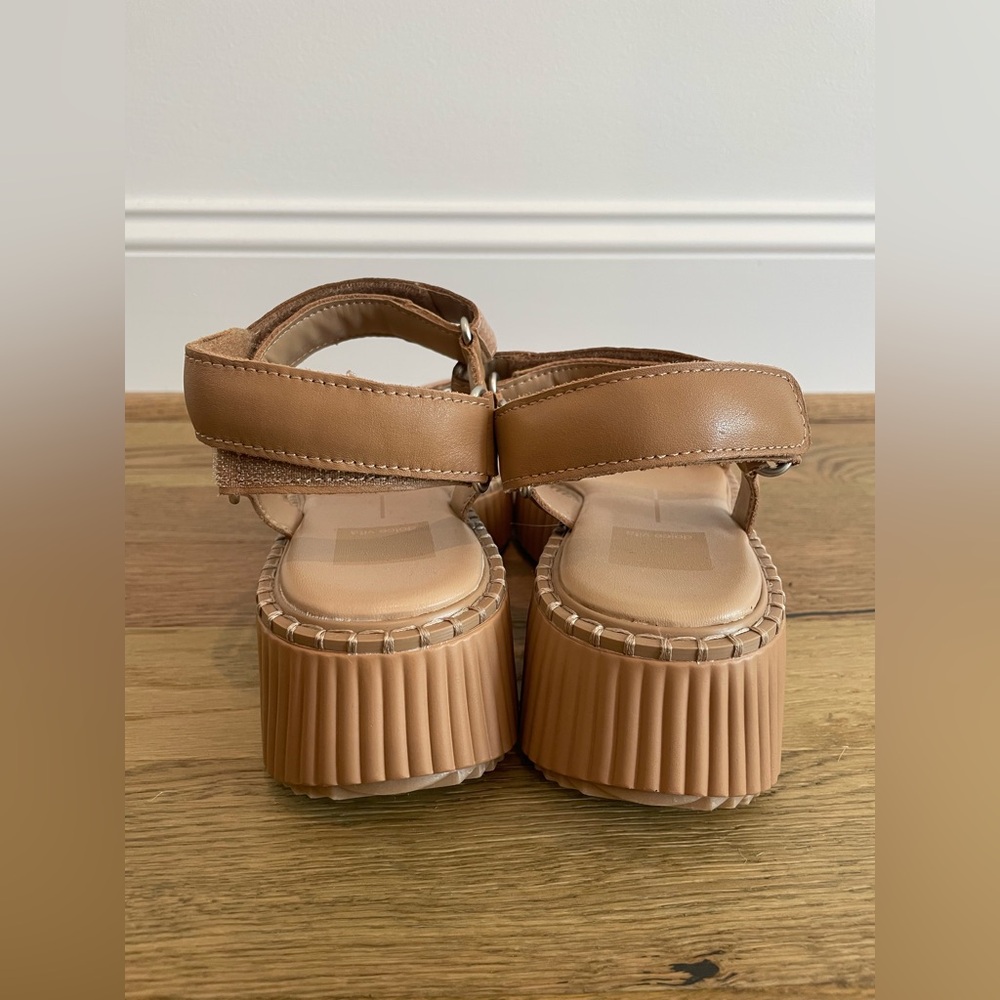 Dolce Vita Debra Sandals in Embossed Toffee Tan Platform Sandals, Size 7.5 - Picture 14 of 17